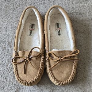 Minnetonka Suede Moccasin Slippers size 8